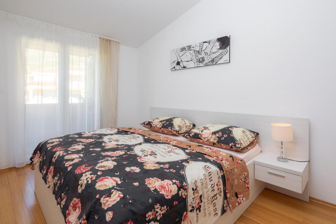 Apartments Vukovic Podstrana Bagian luar foto