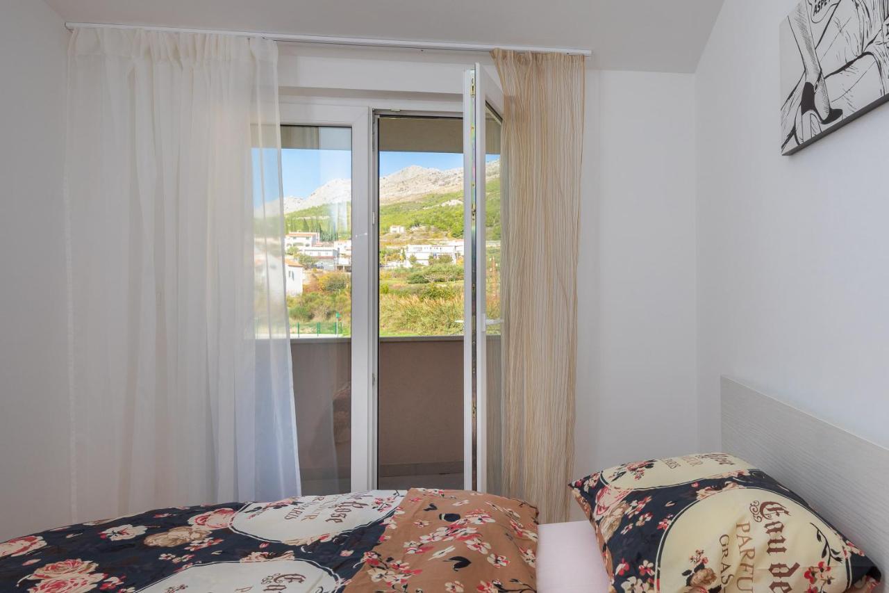 Apartments Vukovic Podstrana Bagian luar foto